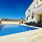 Villa Ariana *